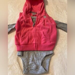 Carter’s baby girl matching outfit size 3M